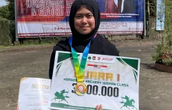 Putri Rizky Ayasha Humaira di Liga Memanah Berkuda Indonesia Series 3 Final Stage 2025 (Sumber: Humas SMA Daarut Tauhiid Boarding School Putri Bandung)