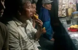 Kata penjualnya, warung kue balok “Unen” sudah ditangani 3 generasi. (Sumber: Dokumentasi Penulis | Foto: Dudung Ridwan)