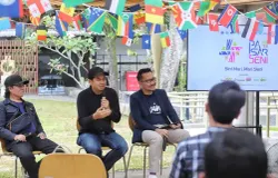 Konferensi Pers Pasar Seni ITB 2025 di International Relation Office (IRO) ITB, Jalan Ganesha, Kota Bandung, Selasa 7 Oktober 2025. (Sumber: ayobandung.id| Foto: Irfan Al-Farits)