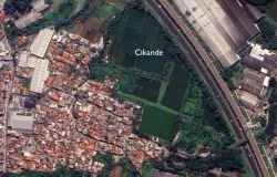 Citra satelit Kampung Cikandé, Kelurahan Utama, Kecamatan Cimahi Selatan, Kota Cimahi. (Sumber: Citra satelit: Google maps)