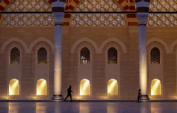 Agama mengubah dunia dengan cara yang sangat manusiawi, lewat cerita, kebersamaan, simbol, dan upacara. (Sumber: Pexels/Muhammed Zahid Bulut)