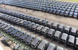 Deretan kendaraan khusus Maung MV 3 Produksi PT Pindad di Bandara Husein Sastranegara, Kota Bandung. (Sumber: Ayobandung | Foto: Irfan Al Faritsi)