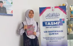 Balqis Rumaisha saat wawancara di SMP QLP Rabbani (Sumber: Dokumentasi Pribadi Penulis | Foto: Salsabiil Firdaus)