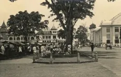 Alun-alun Bandung tahun 1920-an. (Sumber: KITLV)