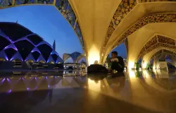 Suasana malam di Masjid Raya Al Jabbar. (Sumber: Ayobandung.com | Foto: Irfan Al-Faritsi)