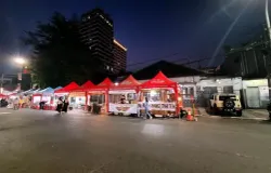 Kuliner malam di Lengkong Kecil, Kota Bandung. (Sumber: Ayobandung.id | Foto: Muslim Yanuar Putra)