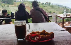 Warung Prekedel Ibu Kokom 3 (Sumber: Dokumentasi Penulis | Foto: Dias Ashari)