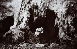 Foto Gua Pawon antara tahun 1920-1932. (Sumber: Tropenmuseum)