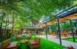 Flagship outlet Bebek Kaleyo di Jalan Sumatera No. 5, Kota Bandung yang mempertemukan kuliner tradisional dengan estetika kekinian. (Sumber: dok. Bebek Kaleyo)