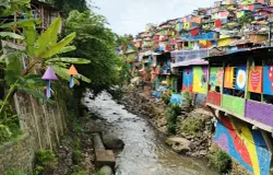 Kawasan permukiman di pinggiran Sungai Cikapundung, Bandung. (Sumber: ayobandung.com | Foto: Gilang Fathu Romadhan)