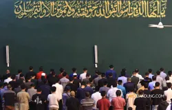 Salah berjamaah. (Sumber: Ayobandung.com | Foto: Irfan Al-Faritsi)