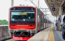 Kereta Rel Listrik (KRL). (Sumber: Wikimedia Commons | Foto: TyewongX)