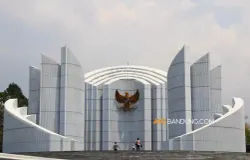 Monumen Perjuangan Rakyat Jawa Barat terletak di Jalan Dipati Ukur Nomor 48, Kota Bandung. (Sumber: Ayobandung.com | Foto: Irfan Al-Faritsi)
