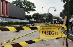 Lokasi pohon-pohon yang ditebang disegel Pemkot Bandung. (Sumber: ayobandung.com | Foto: Gilang Fathu Romadhan)