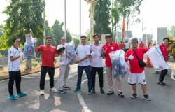 PLN Nusantara Power UP Cirata memperingati HUT ke-81 RI melalui Fun Walk, aksi bersih lingkungan, dan lomba tradisional di Purwakarta.