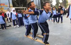 Festival Seni dan Budaya Tamansari 2026 di Taman Cascade, kawasan bawah jembatan layang Mochtar Kusumaatmadja, Tamansari, Kota Bandung, Sabtu 15 Agustus 2026. (Sumber: Ayobandung.com | Foto: Irfan Al-Faritsi)