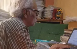 Aan Merdeka Permana, lahir di Bandung, 16 Novémber 1950 dipandang panitia pantas menerima Hadiah Jasa. (Sumber: Dokumentasi Penulis)