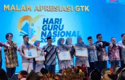 Potret acara Hari Guru Nasional (Sumber: kemendikdasmen.go.id | Foto: kemendikdasmen)