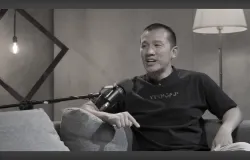 Diskusi Ustaz Felix Siauw pada kanal Youtube Raymond Chin. (Sumber: Youtube Raymond Chin)