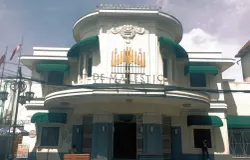 Gedung de Majestic, salah satu bioskop tertua di Kota Bandung. (Sumber: Ayobandung.com)