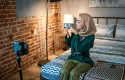 Ngabuburit telah berpindah ruang. Dari jalanan ke linimasa. (Sumber: Pexels | Foto: RDNE Stock project)