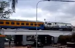 Viaduct menghubungkan Jalan Suniaraja dengan Jalan Braga. (Sumber: Dokumentasi Penulis)