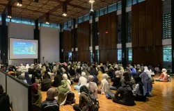 Kajian Inspirasi Ramadhan (IRAMA) dengan tema "Generasi Cinta Quran Membangun Masa Depan" di Masjid Salman ITB. (Sumber: ayobandung.id | Foto: Halwa Raudhatul)