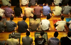 Umat Muslim beribadah di Bulan Ramadan. (Sumber: Unsplash | Foto: Annas Arfnahri)