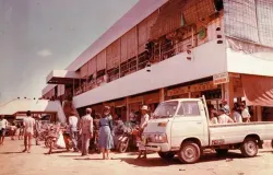 Suasana Pasar Kosambi, Bandung, tahun 1981. (Sumber: Pemprov Jabar)