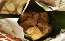 Tahu Bungkeng adalah pelopor dan cikal bakal dari tahu Sumedang yang legendaris. (Foto: Ahmad Hafiz Nurrohim)