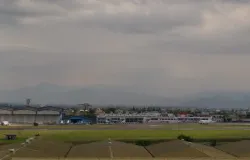 Bandara Husein Sastranegara dilihat dari lantai 9 Gedung Pusat Manajemen PT Dirgantara Indonesia. (Sumber: dokpri | Foto: Totok Siswantara)