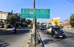Jalan Soekarno Hatta membentang sejauh 18 kilometer dari timur ke barat di kawasan selatan Kota Bandung. (Sumber: ayobandung.id | Foto: Irfan Al Faritsi)