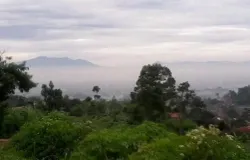 Bandung dari satu sudut Cimenyan beberapa tahun lalu. (Foto: Dokumen pribadi)