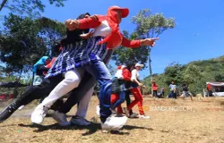 Kemeriahan lomba setiap tanggal 17 Agustus di Indonesia. (Sumber: Ayobandung.com | Foto: Irfan Al-Faritsi)