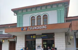 Tampak depan Stasiun Tulungagung saat ini. (Sumber Foto: Dokumentasi Pribadi/Aditya Sheva Putra Indrawan)