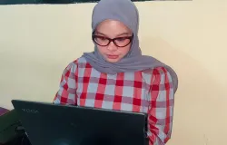 Penulis sedang menelaah kajian tentang merek lokal di Bandung.