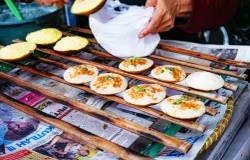 Salah satu varian surabi di Bandung. (Sumber: Pexels | Foto: JENNI AGUSTINA)