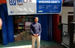 Ilham Fadilah, Direktur BUMDes Cisurat (Wibawa Mukti), Kecamatan Wado, Kabupaten Sumedang, (11/6/2026). (Sumber: Ayobandung.id | Foto: Aris Abdulsalam)