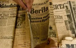 Koleksi surat kabar lawas milik Kin Sanubary. (Sumber: Dokumentasi Penulis | Foto: Kin Sanubary)