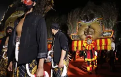 Acara Kirab Budaya Milangkala Tatar Sunda di Jalan Diponegoro, Kota Bandung, Sabtu 16 Mei 2026. (Sumber: Ayobandung.id | Foto: Irfan Al-Faritsi)