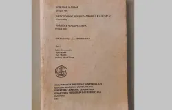 Buku hasil transliterasi dan terjemahan pertama Sanghyang Siksakandang Karesian bersama dua naskah Sunda kuna lainnya oleh Tim Proyek Penelitian dan Pengkajian Kebudayaan Sunda 1987. (Sumber: Dokumentasi Penulis)