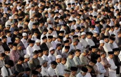 Salat Idulfitri. (Sumber: Ayobandung.id | Foto: Kavin Faza)