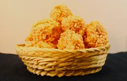 Rengginang. (Sumber: Wikimedia Commons | Foto: Hayati Mayang Arum)