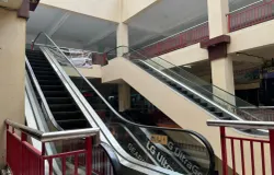 Suasana mal BTM terasa sunyi, pengunjung tak lagi seramai dulu. (Sumber: ayobandung.id | Foto: Ilham Maulana)