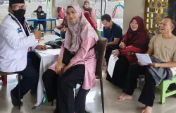  Donor darah di Masjid Baitul Mu’min menjadi momen warga Bandung berbagi harapan melalui setetes darah, kepedulian, dan pengorbanan. (Sumber: Dokumen Pribadi | Foto: Uwes Fatoni)