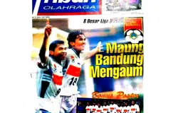 Sutiono Lamso dan Kekey Zakaria menjadi pahlawan kemenangan Persib pada partai final di Stadion Senayan, Jakarta. (Sumber: Tabloid Tribun Olahraga, 1995 | Foto: Koleksi Kin Sanubary)