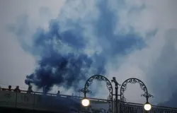 Para Bobotoh merayakan gelar juara Persib Bandung di Liga Super Indonesia 2025/2026. (Sumber: Dokumentasi Penulis).