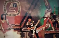 Aneka Ria Safari. Salah satu acara musik televisi favorit penonton Indonesia era 1980-1990-an. Program ini menghadirkan penyanyi dan grup musik populer serta lagu-lagu yang tengah digemari masyarakat. (Sumber: Majalah Monitor TVRI)