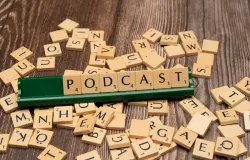 Ilustrasi alat studio podcast. (Sumber: Pexels | Foto: Markus Winkler)