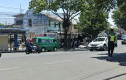 Lanskap Jalan A.H Nasution di jam aktifitas. (Sumber: Dipotret dengan ponsel pribadi. | Foto: Rifki Ahmad Ma'ruf)